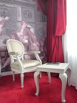 Boutique Konfidentiel Otel 4*