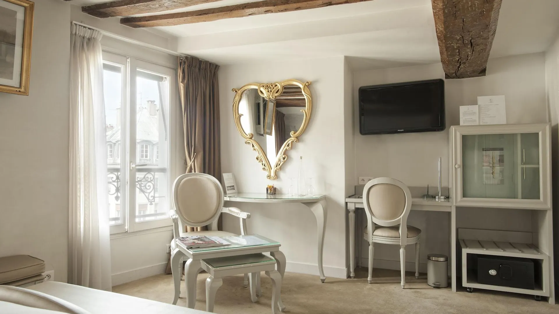 Boutique Konfidentiel 4*
