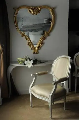 Boutique Konfidentiel Hotel 4*
