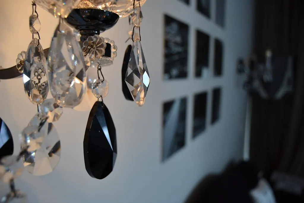 Boutique Konfidentiel Paris