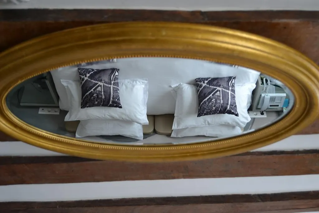 Boutique Konfidentiel Hotel Paris